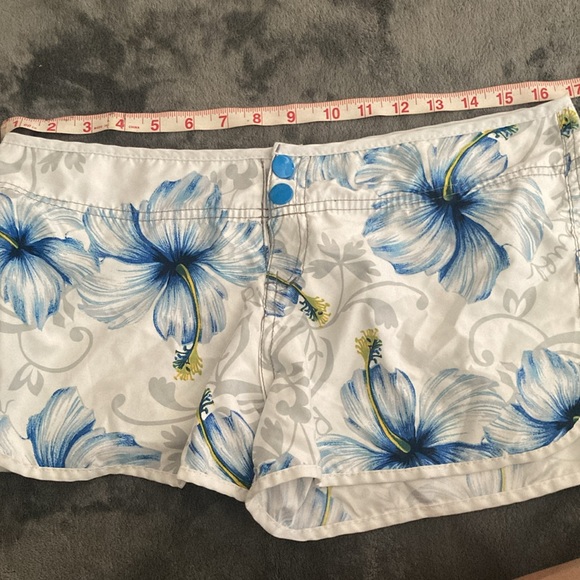 Rip Curl white / blue board shorts - Picture 4 of 8